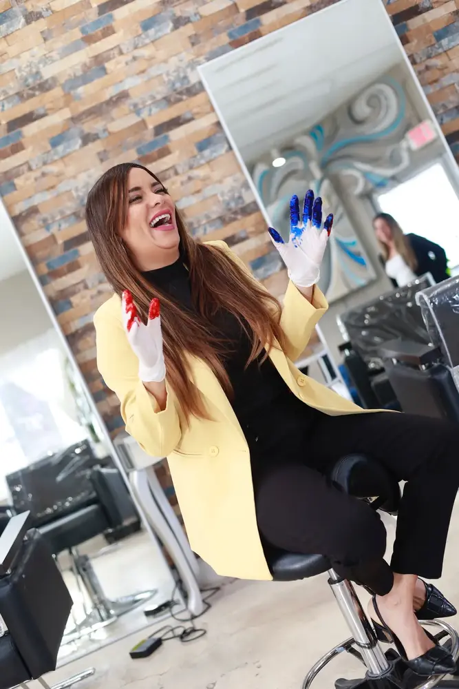 Rubia Correa working in the salon